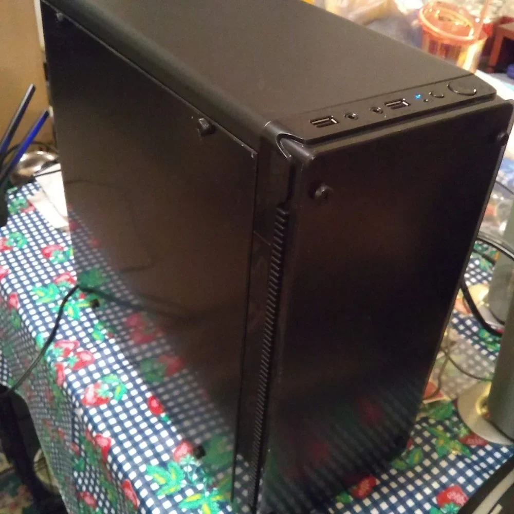 Custom Built Desktop Computer Ryzen 5, 8GB RAM, GT710 2GB, 500GB SSD *Open Box*